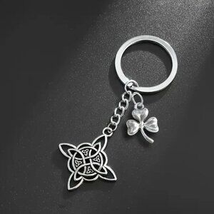Celtic Shamrock Keychain Knot Silver Tone NWT